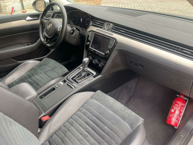 Volkswagen Passat Variant 2.0 CR TDi Highline DSG Virtual/Leder/Camera/Gps! Leconte Motors