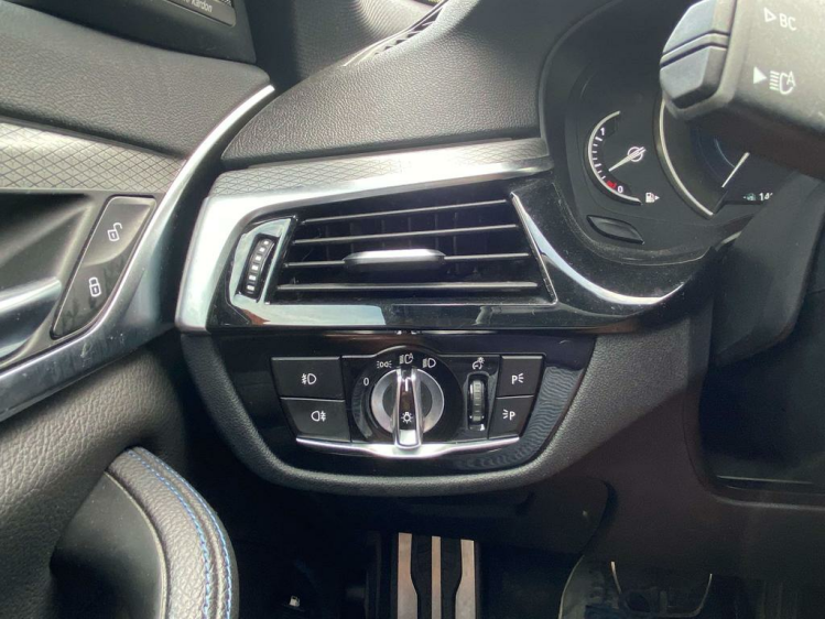 BMW 530 530E Plug In Hybrid M-Sportpack Schuifdak/HUD/CAM! Leconte Motors
