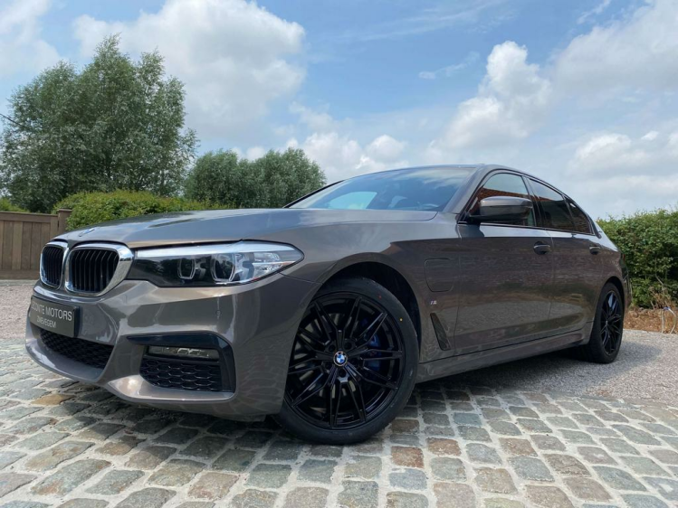 BMW 530 530E Plug In Hybrid M-Sportpack Schuifdak/HUD/CAM! Leconte Motors