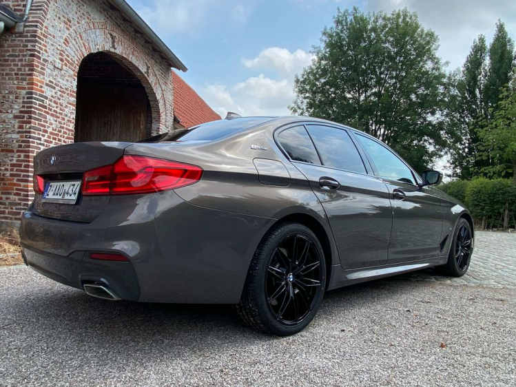 BMW 530 530E Plug In Hybrid M-Sportpack Schuifdak/HUD/CAM! Leconte Motors