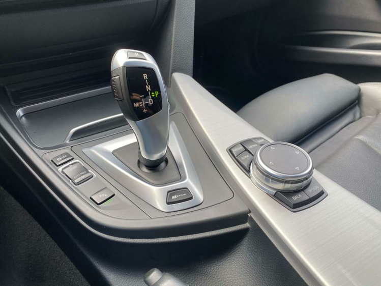 BMW 330 330E Plug-In Hybrid M-Pack LED/Gps/Leder/Cruise/.. Leconte Motors