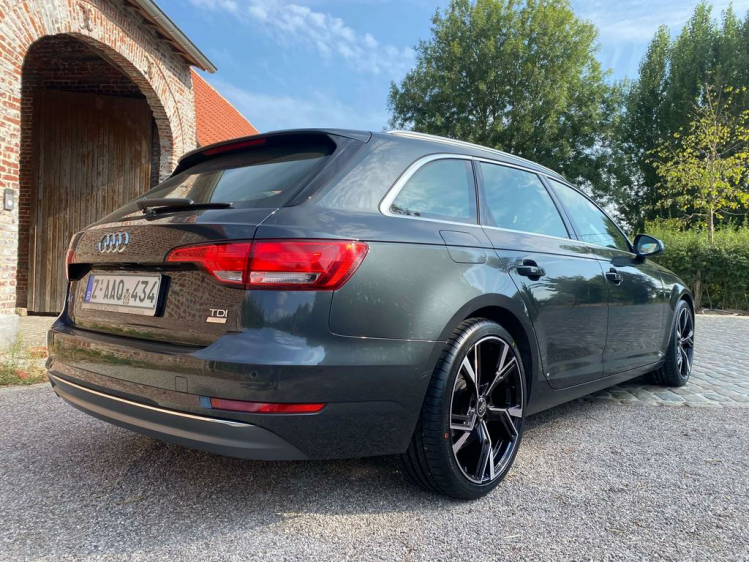 Audi A4 2.0 TDi S tronic Virtual Cockpit/Sportzetels/Gps.. Leconte Motors