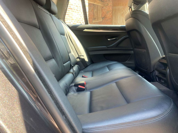 BMW 520 520dA Touring Xenon/Leder/Gps/USB/PDC/19'Alu's...! Leconte Motors
