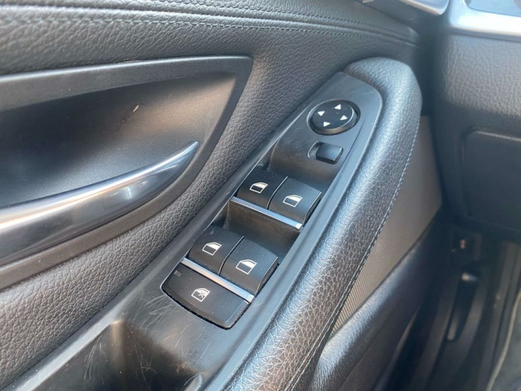 BMW 520 520dA Touring Xenon/Leder/Gps/USB/PDC/19'Alu's...! Leconte Motors