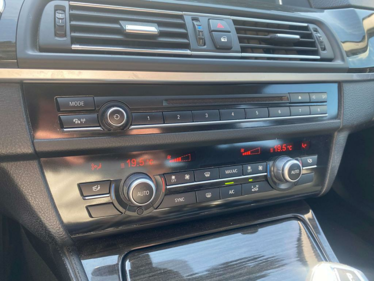 BMW 520 520dA Touring Xenon/Leder/Gps/USB/PDC/19'Alu's...! Leconte Motors