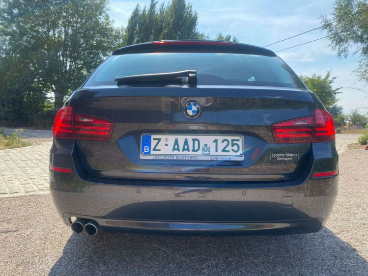 BMW 520 520dA Touring Xenon/Leder/Gps/USB/PDC/19'Alu's...! Leconte Motors