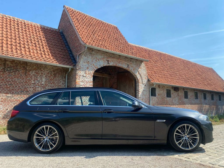 BMW 520 520dA Touring Xenon/Leder/Gps/USB/PDC/19'Alu's...! Leconte Motors