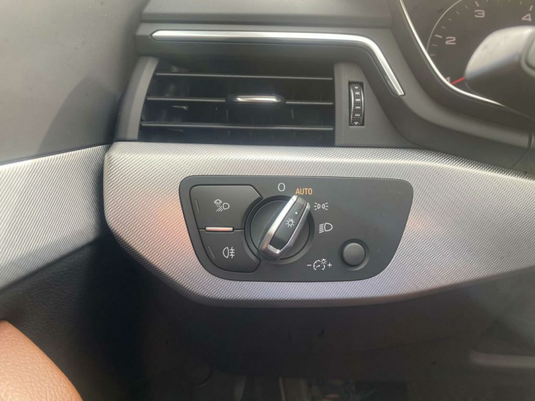 Audi A4 2.0TDI S-Tronic S-Line Matrix/Gps/Sportzetels/PDC Leconte Motors