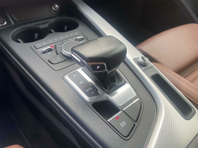 Audi A4 2.0TDI S-Tronic S-Line Matrix/Gps/Sportzetels/PDC Leconte Motors