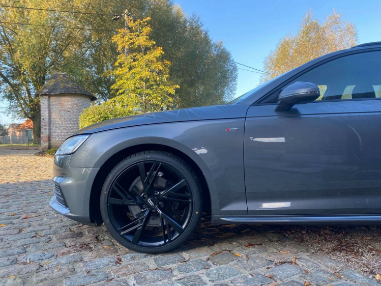 Audi A4 2.0 TDi ultra S tronic S-Line Matrix/Gps/Trekhaak! Leconte Motors