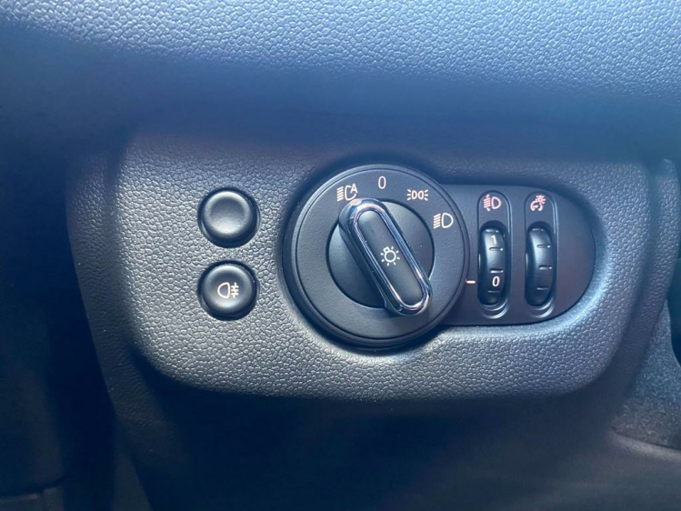 MINI One Clubman 1.5iA Navigatie/Cruise/PDC/Multistuur/Bluetooth! Leconte Motors