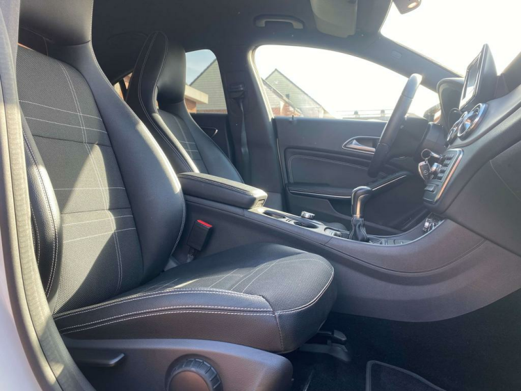 Mercedes-Benz CLA 200 CDI Sport-Pack Xenon/Leder/Gps/Sportzetels/PDC/.. Leconte Motors
