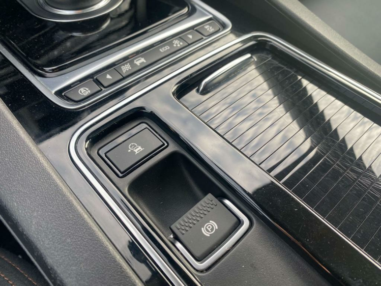 Jaguar F-Pace 2.0d Automaat/Panodak/Leder/Navigatie/Camera!/ Leconte Motors