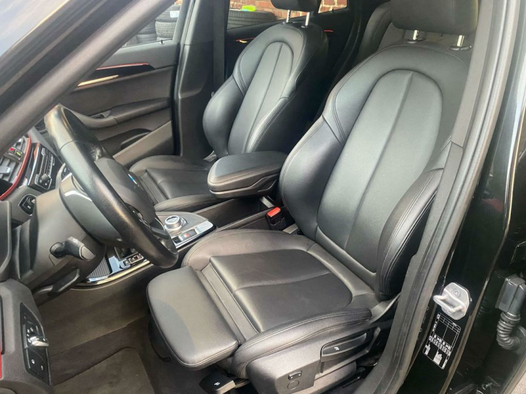 BMW X1 1.5iA sDrive18 Sport-Pack Full-LED/Sportzetels/Gps Leconte Motors