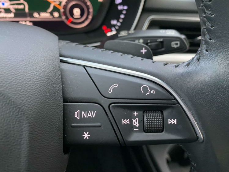 Audi A4 2.0 TDi S tronic Virtual-Cockpit/Matrix/Leder...! Leconte Motors