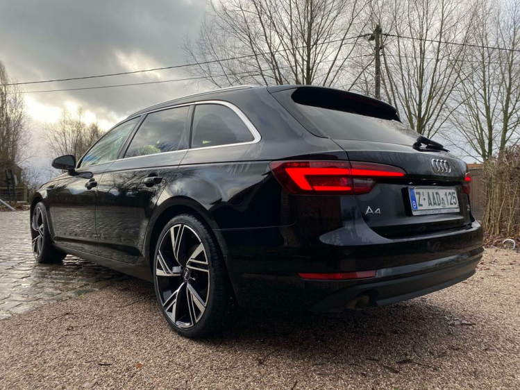 Audi A4 2.0 TDi S tronic Virtual-Cockpit/Matrix/Leder...! Leconte Motors