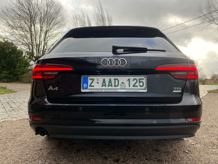 Audi A4 2.0 TDi S tronic Virtual-Cockpit/Matrix/Leder...! Leconte Motors