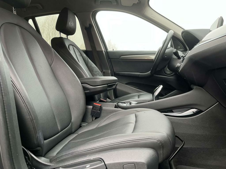 BMW X1 1.5iA sDrive18 X-Line LED/Gps/Leder/Apple-Carplay! Leconte Motors