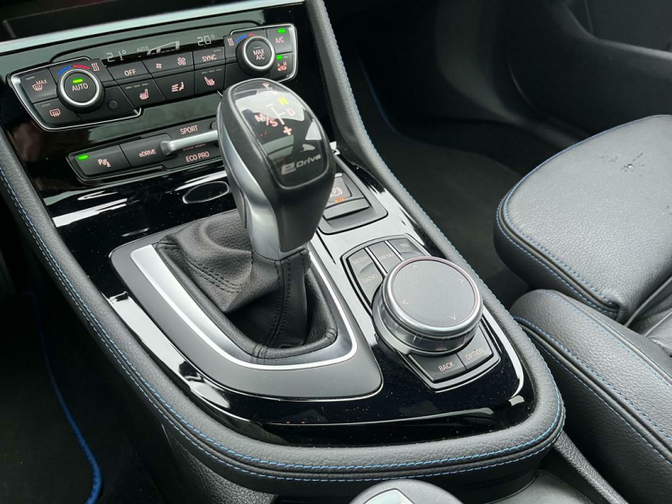 BMW 225 225xeA Plug-In Hybrid M-Pack Pano/HUD/Camera/LED.. Leconte Motors