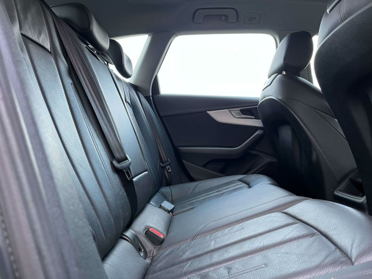 Audi A4 2.0 TDi S tronic S-Line Virtual-Cockpit/Matrix LED Leconte Motors