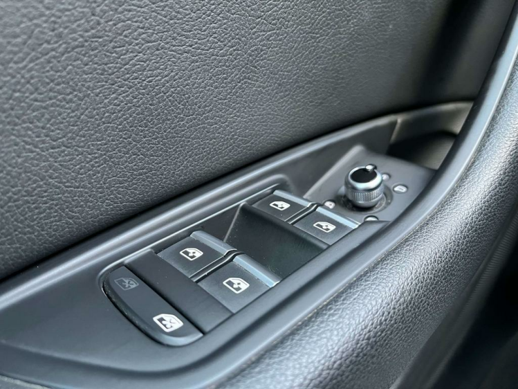 Audi A4 2.0 TDi S tronic S-Line Virtual-Cockpit/Matrix LED Leconte Motors