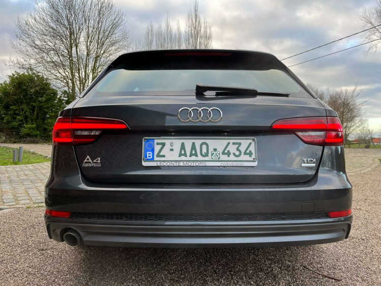 Audi A4 2.0 TDi S tronic S-Line Virtual-Cockpit/Matrix LED Leconte Motors