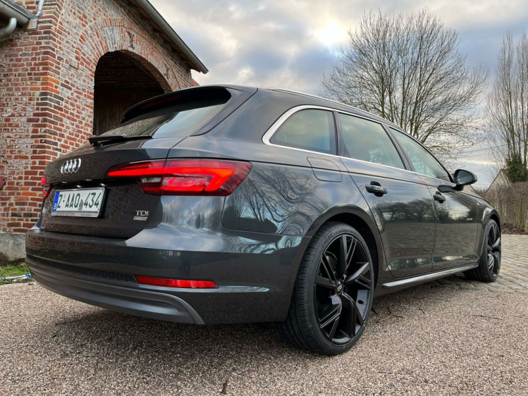 Audi A4 2.0 TDi S tronic S-Line Virtual-Cockpit/Matrix LED Leconte Motors