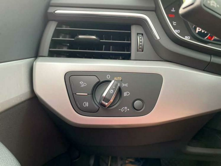 Audi A4 2.0 TDi ultra S tronic Virtual Cockpit/Panodak/... Leconte Motors