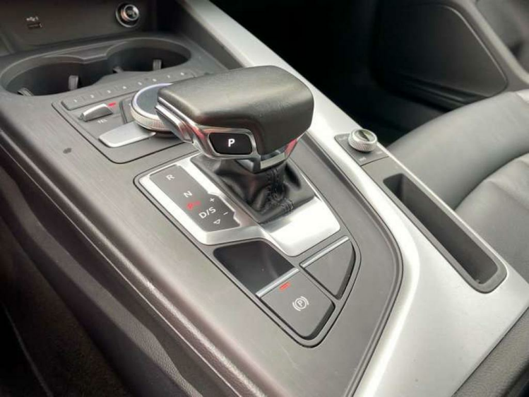Audi A4 2.0 TDi ultra S tronic Virtual Cockpit/Panodak/... Leconte Motors