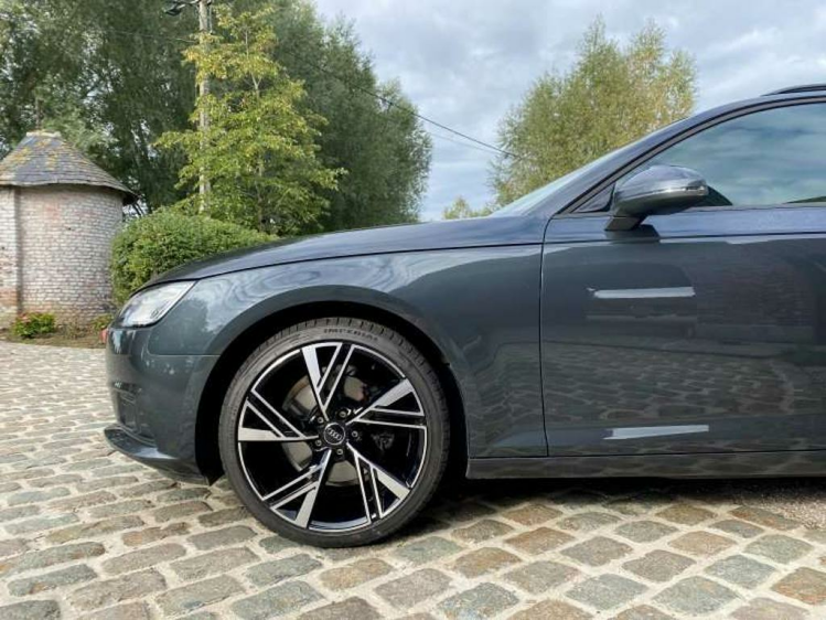 Audi A4 2.0 TDi ultra S tronic Virtual Cockpit/Panodak/... Leconte Motors