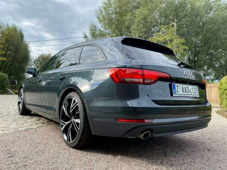 Audi A4 2.0 TDi ultra S tronic Virtual Cockpit/Panodak/... Leconte Motors