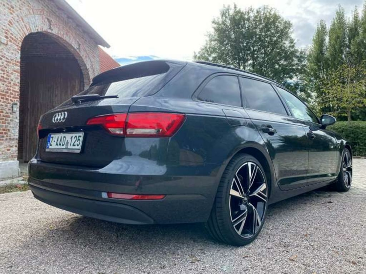 Audi A4 2.0 TDi ultra S tronic Virtual Cockpit/Panodak/... Leconte Motors