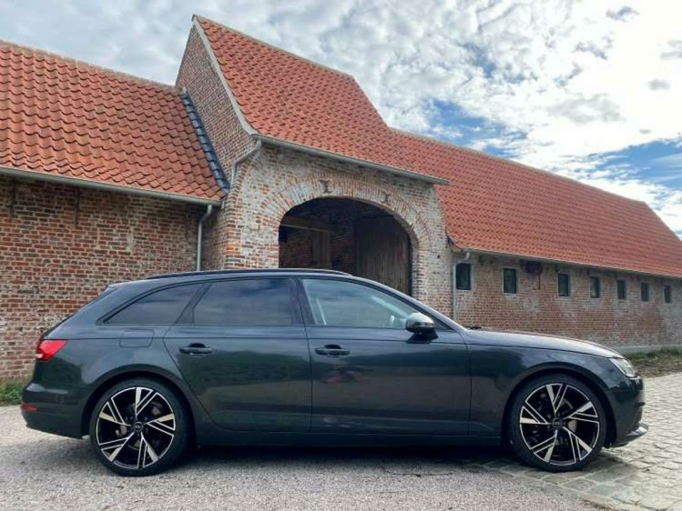 Audi A4 2.0 TDi ultra S tronic Virtual Cockpit/Panodak/... Leconte Motors