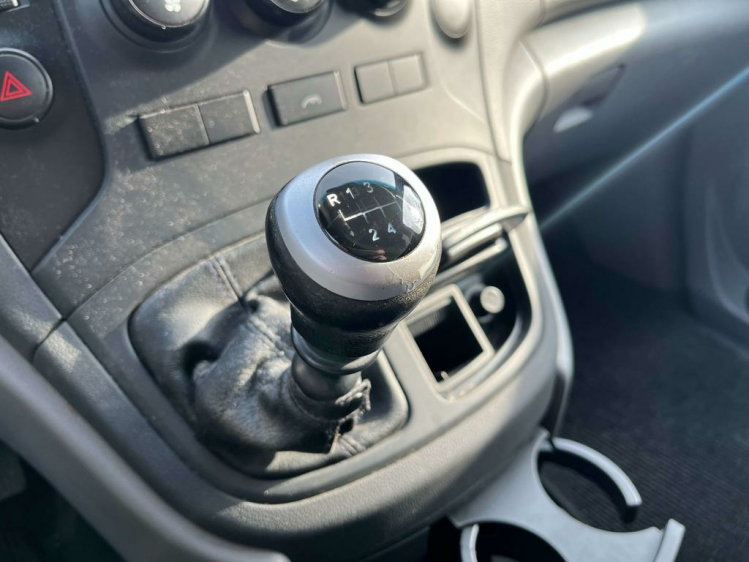 Hyundai H-1 2.5 CRDi Executive Lichte VR. Dubbele Cabine 6-zit Leconte Motors