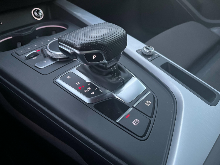 Audi A4 35 TDi S-Tronic 3x S-Line LED-Matrix/Virtual/Cam! Leconte Motors