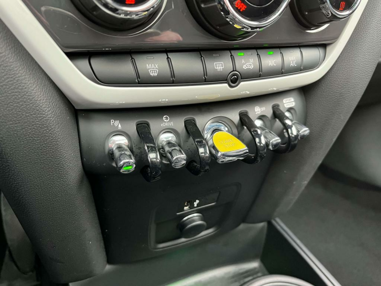 MINI Cooper SE Countryman 1.5A Plug In Hybrid LED/Panodak/Camera/Sportzetels Leconte Motors