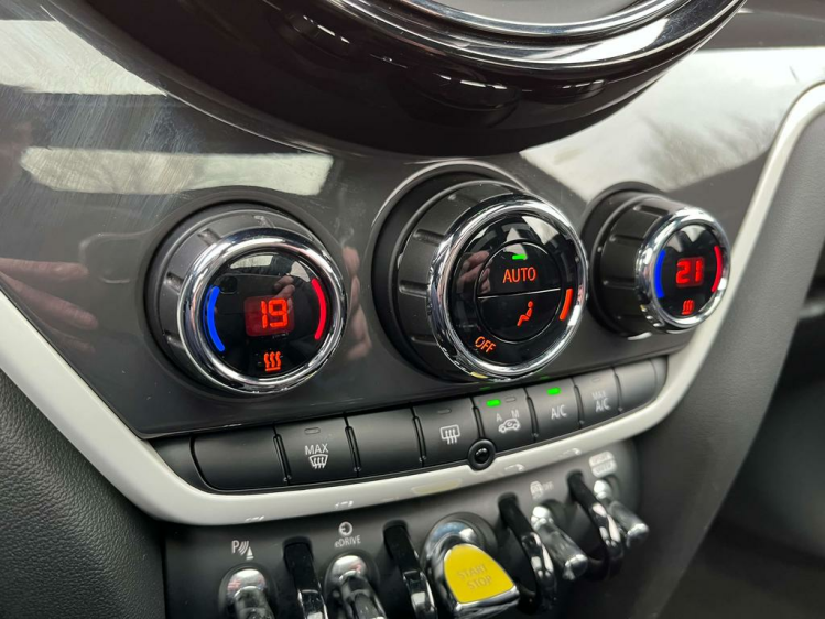 MINI Cooper SE Countryman 1.5A Plug In Hybrid LED/Panodak/Camera/Sportzetels Leconte Motors