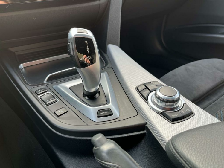 BMW 330 330eA Plug-In Hybrid M-Sportpack Schuifdak/Gps/..! Leconte Motors