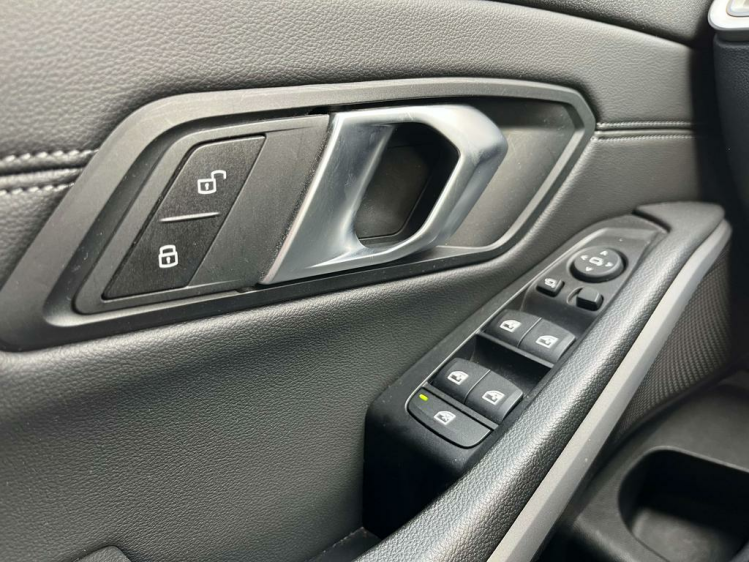 BMW 320 320iA Berline LED/Navi-Pro/Lederen-Sportzetels...! Leconte Motors