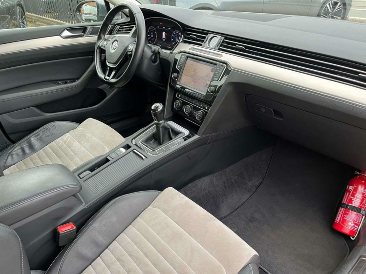Volkswagen Passat Variant 1.4 TSI ACT Highline Virtual/LED/Panodak/Sportseat Leconte Motors