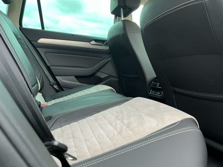 Volkswagen Passat Variant 1.4 TSI ACT Highline Virtual/LED/Panodak/Sportseat Leconte Motors