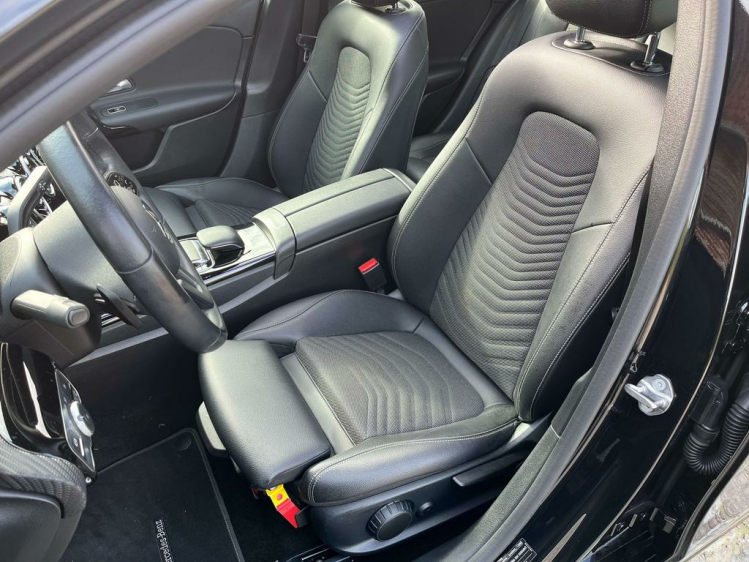 Mercedes-Benz A 180 Business Solution Panodak/Widescreen/Sportzetels! Leconte Motors