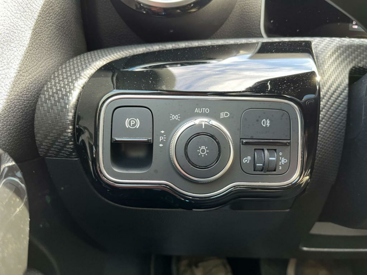 Mercedes-Benz A 180 Business Solution Panodak/Widescreen/Sportzetels! Leconte Motors