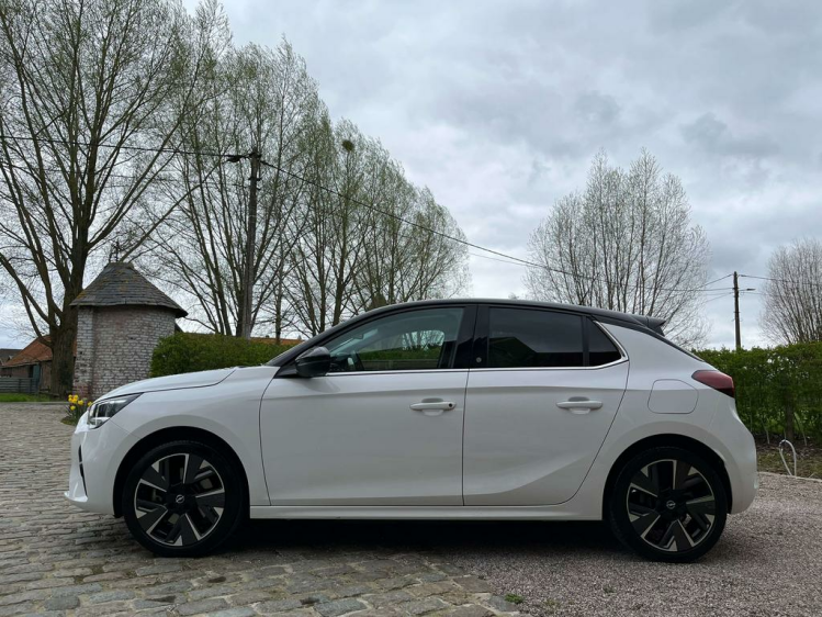 Opel Corsa 50 kWh GS Line Sportzetels/LED/Keyless/48M GAR!! Leconte Motors