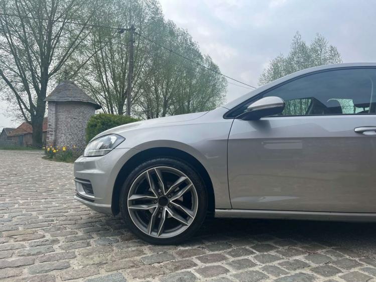 Volkswagen Golf 1.0 TSI BMT 38.000km Navigatie/Camera/Zetelverwarm Leconte Motors