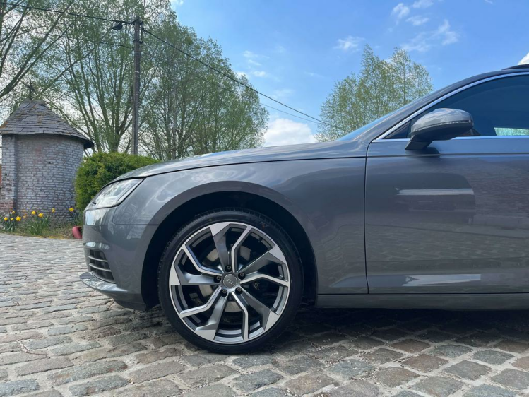 Audi A4 35 TFSI S tronic Full-LED Matrix/Leder/Navigatie.. Leconte Motors