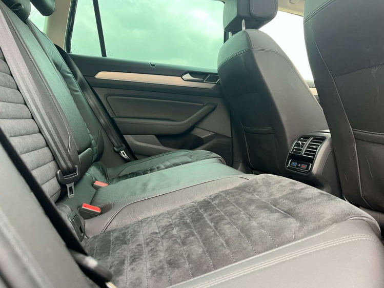 Volkswagen Passat Variant 1.4 TSI Highline Virtual/Panodak/Leder/Camera/LED Leconte Motors