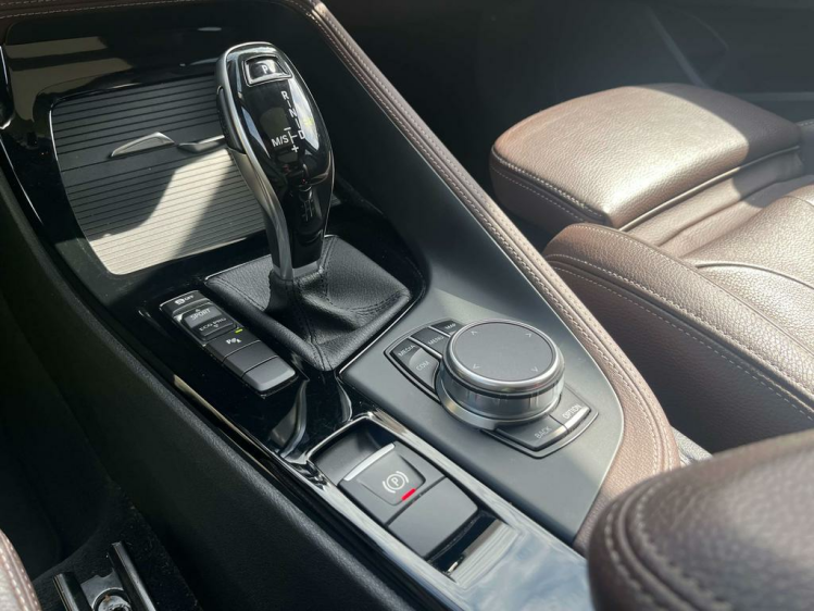 BMW X1 1.5iA sDrive18 X-Line LED/Pano/Gps-Pro/Leder/HUD! Leconte Motors