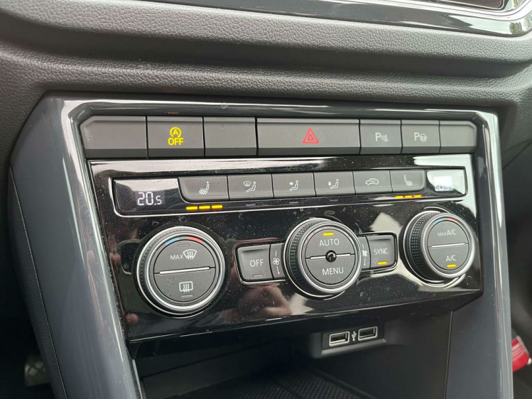 Volkswagen T-Roc 1.5 TSI Full-LED/Panodak/Gps/Camera/Zetelverw/DAB+ Leconte Motors