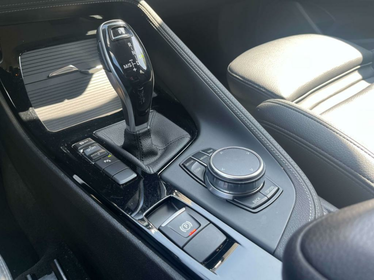 BMW X1 1.5iA sDrive18 X-Line Full-LED/Sportzetels/Gps-Pro Leconte Motors